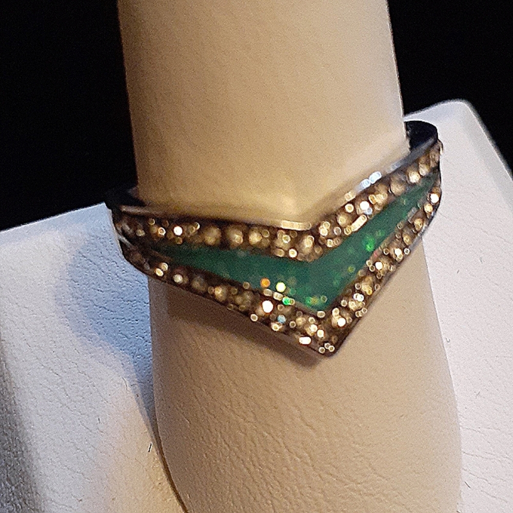 Chevron enamel ring sz 9